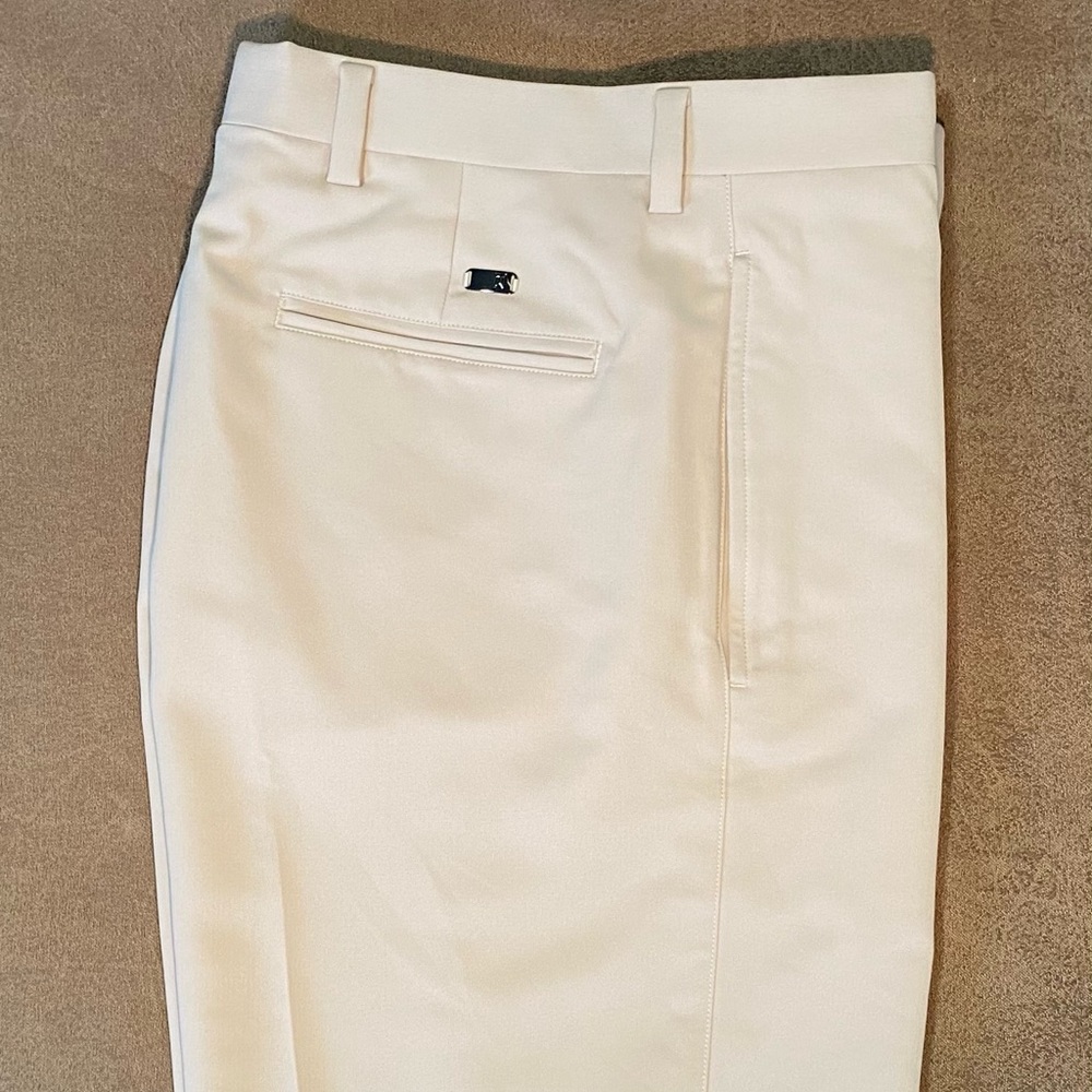 NIKE Tiger Woods Collection Flat Front Golf Shorts